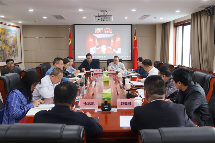 集團公司召開與青白江區(qū)委、區(qū)政府，老撾吉達篷集團，中宇安泰供應鏈科技公司，安徽泰德康科技公司合作洽談座談會